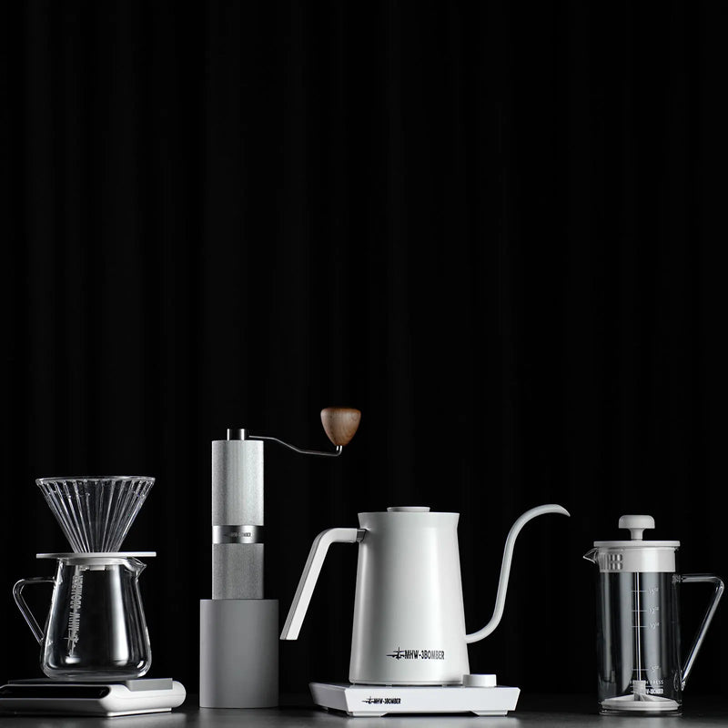 Chaleira elétrica MHW-3BOMBER: rapidez, precisão e estilo para o seu ritual do café.